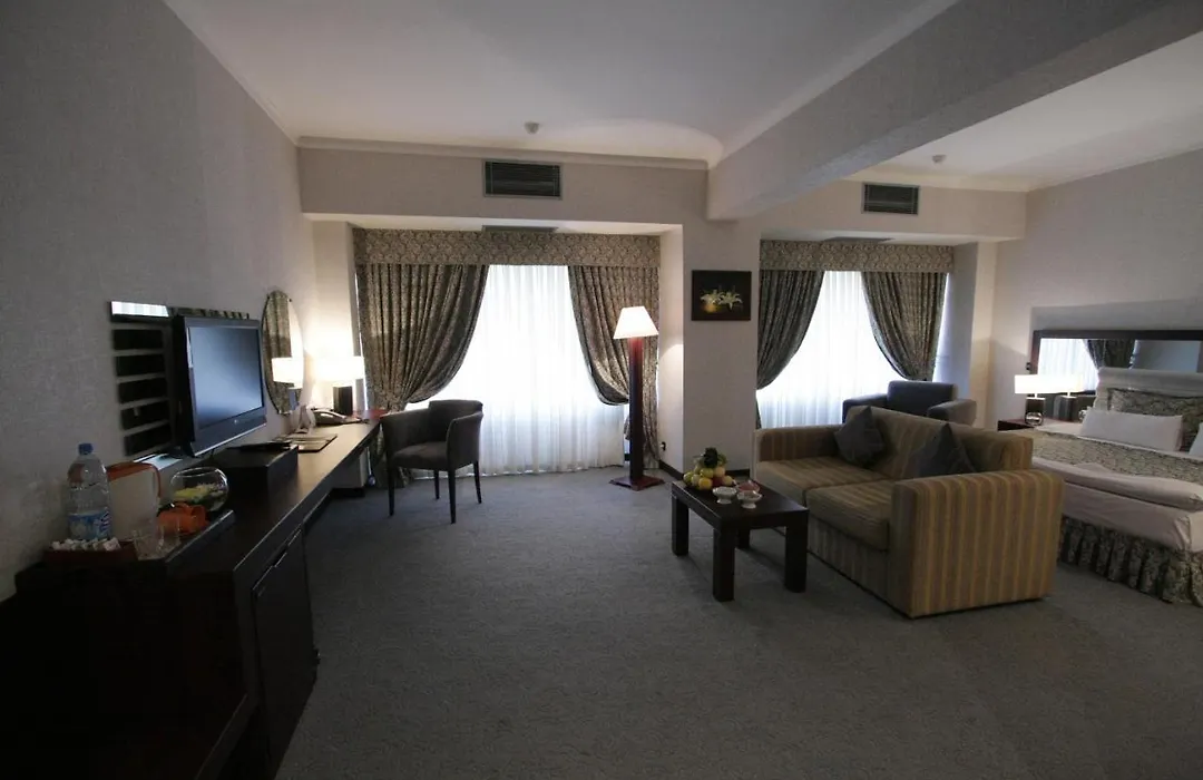 Le Grande Plaza Hotel-1